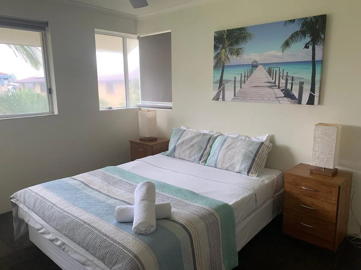 Gorgeous 4 Bed Beachside Apartment - Diamond Beach Resort Gold Coast