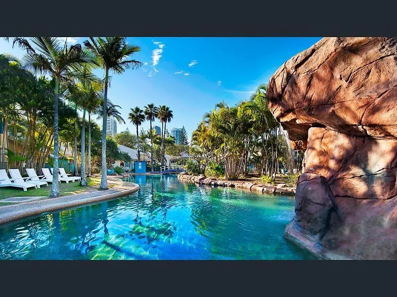 Gorgeous 4 Bed Beachside Apartment - Diamond Beach Resort Gold Coast