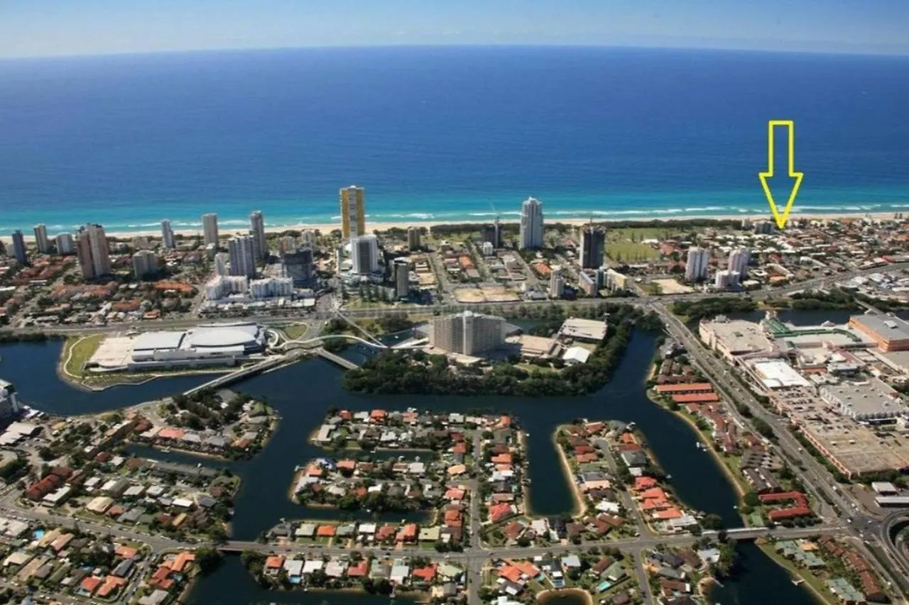 Gorgeous 4 Bed Beachside Apartment - Diamond Beach Resort Gold Coast